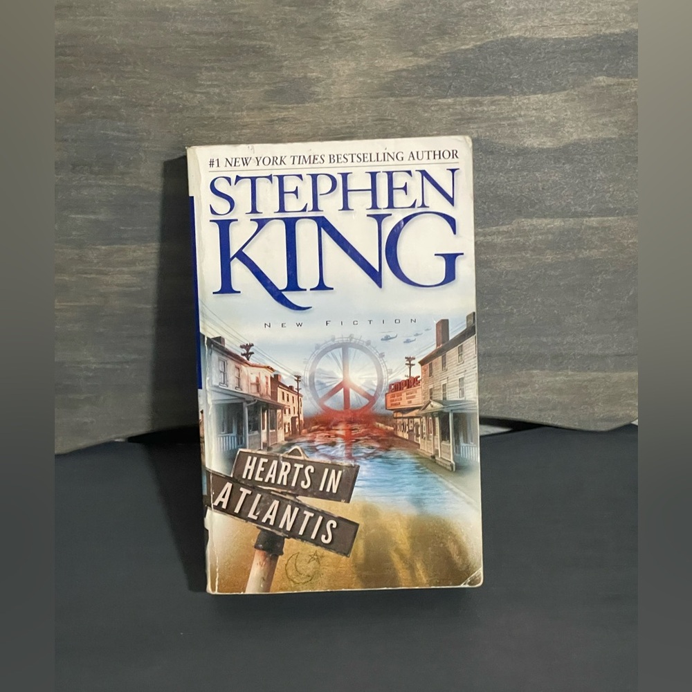 Hearts in Atlantis Paperback